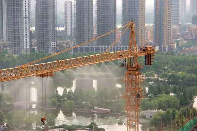 商洛建筑工地塔吊噴霧降塵裝置今日